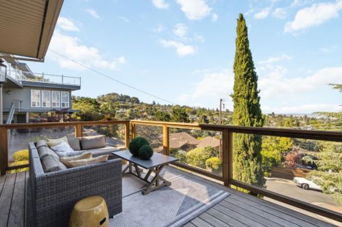 2941 Sherwood Dr, San Carlos, CA 94070-4349