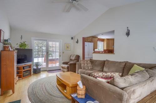 16 Tamarack Ln, Amherst, NH 03031-2261