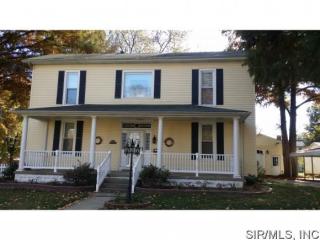 126 Lebanon St, Nashville, IL 62263-1813