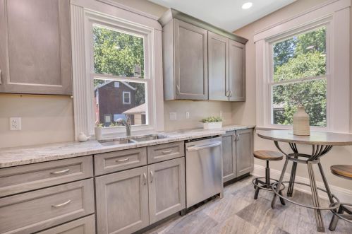 1912 Delaware Ave, Cincinnati OH  45212-3621 exterior