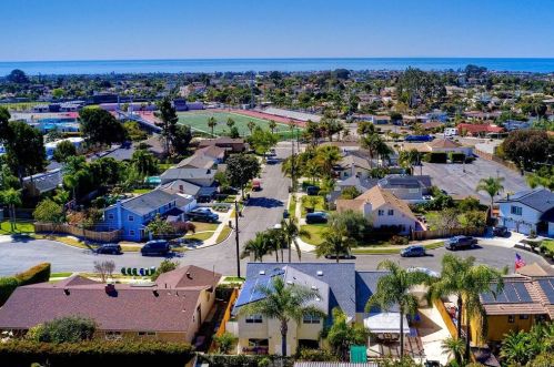 2104 Linda Ln, Carlsbad, CA 92008-2043