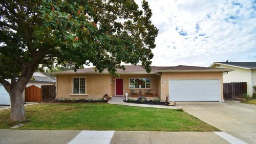 8348 Cavalier Ln, Pleasanton, CA 94568-1013