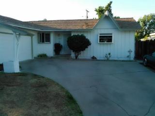 2993 Northdale Ave, Fresno, CA 93726-2317