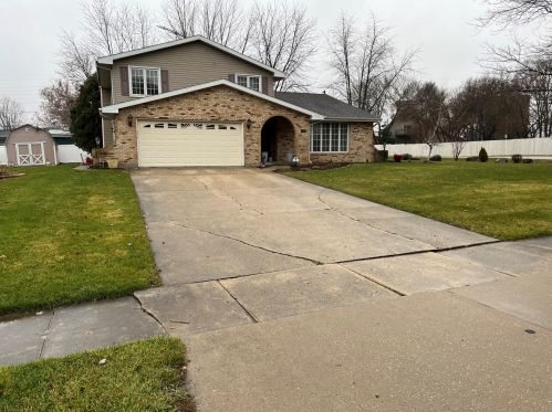 120 Zurich Rd, Joliet, IL 60436-3158