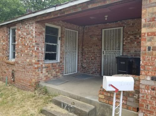 1732 Dillard St, Fort Worth TX  76105-2921 exterior