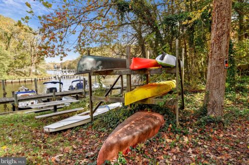 36 Whittier Pkwy, Severna Park MD 21146-3051 exterior