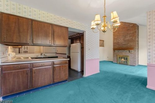 62 Goldfinch Dr, Hackettstown NJ  07840-3008 exterior