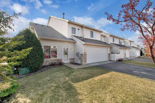1542 Idlewild Ln, Minnetrista, MN 55387