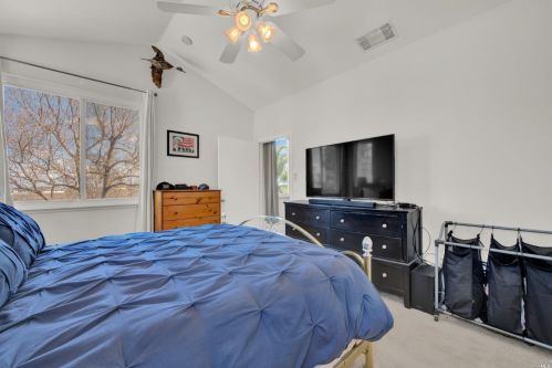 831 Chateau Cir, Vacaville CA  95687-7432 exterior