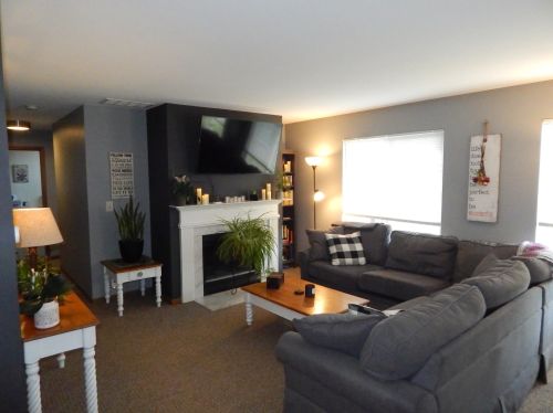 426 Lowell Dr, South Elgin, IL 60177-2925