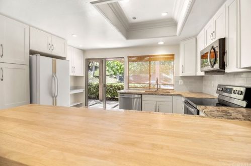 6548 Circulo Dali, Anaheim CA  92807-4906 exterior
