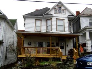 411 7th St, Clarksburg, WV 26301-2043