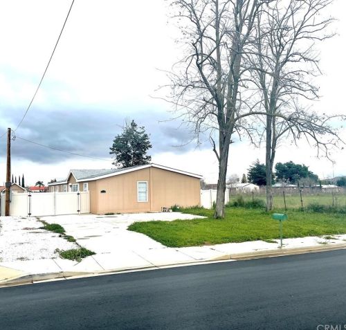 1156 Michigan Ave, Beaumont, CA 92223-1967