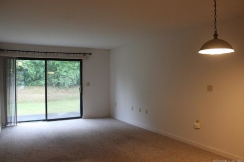 457 Asbury Rdg, Huntington, CT 06484-4887