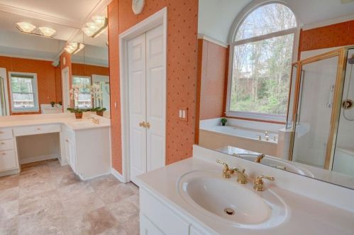 305 Hunting View Ct, Atlanta GA  30328-2779 exterior