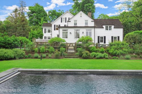 331 Round Hill Rd, Greenwich CT  06831-3303 exterior