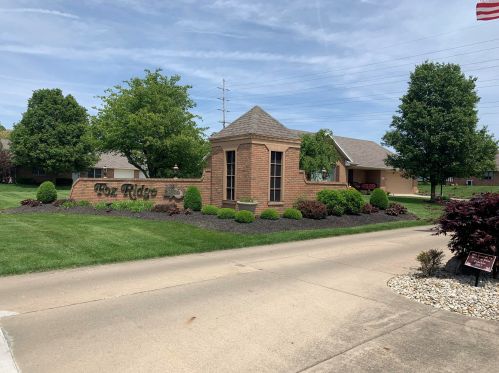 1661 Fox Ridge Dr, Springfield, OH 45503-5753