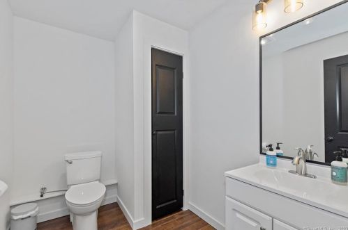 850 Upper Maple St, Killingly CT  06241-2229 exterior