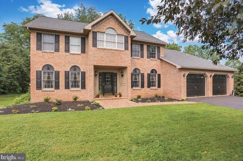 108 Golf Cir, New Schaefferstown, PA 19506-9501