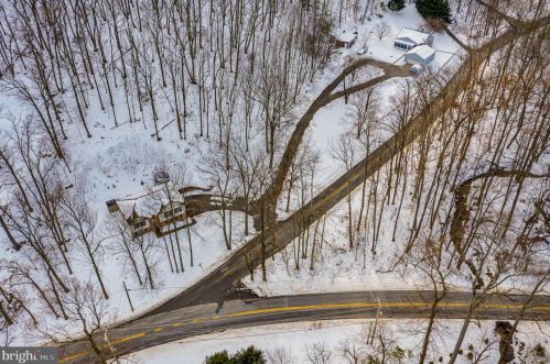 7703 Gnatstown Rd, Hanover PA 17331-6821 exterior