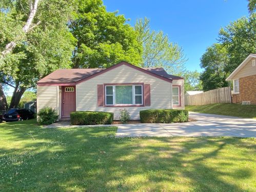 2311 Holloway Ave, Saint Paul MN  55109-4004 exterior