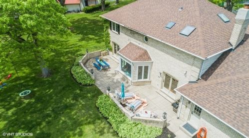 70 Horseshoe Ln, Lemont IL  60439-9118 exterior