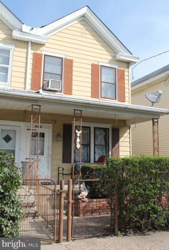 442 Emory Ave, Trenton, NJ 08611-1030