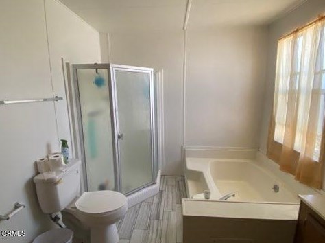 124 Yosemite Dr, Oxnard CA  93033-6910 exterior