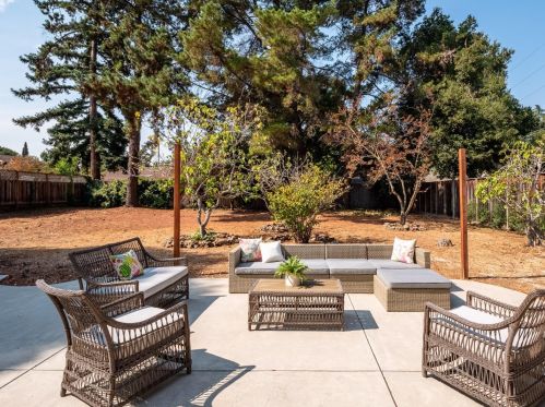 682 San Antonio Rd, Los Altos CA 94022-1304 exterior