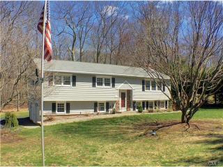 472 Booth Hill Rd, Huntington CT  06484-3481 exterior
