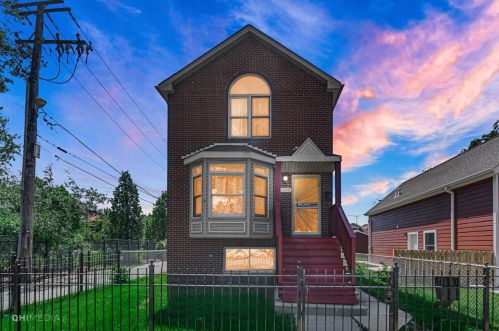 7244 Dobson Ave, Chicago, IL 60619-1318