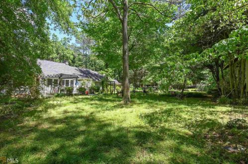 1260 Ferncreek Dr, Bogart, GA 30622-4202