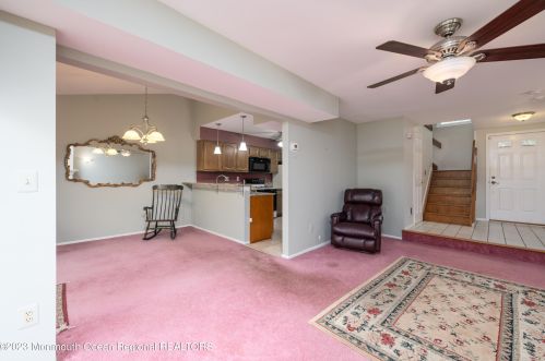 25 Malibu Dr, Tinton Falls NJ 07724-2542 exterior