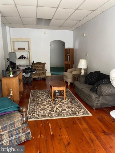 217 Walnut St, Lancaster PA  17602-2438 exterior