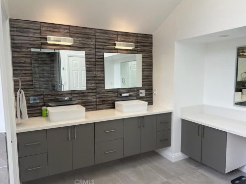 10 Vispera, Irvine CA  92620-2127 exterior