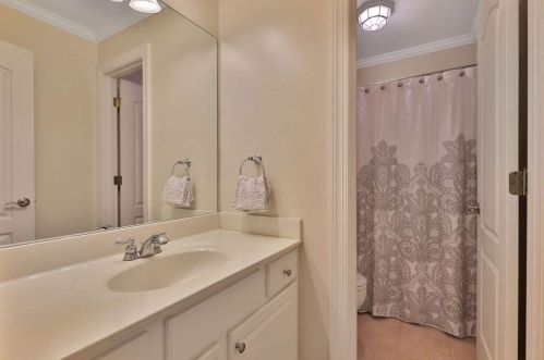 2282 Briarcliff Cmns, Atlanta GA  30345-2173 exterior
