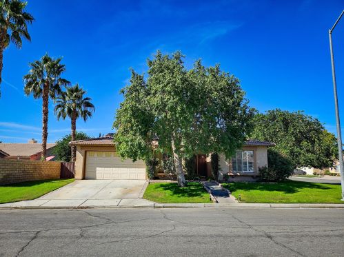 49575 Lincoln Dr, Indio, CA 92201-8519