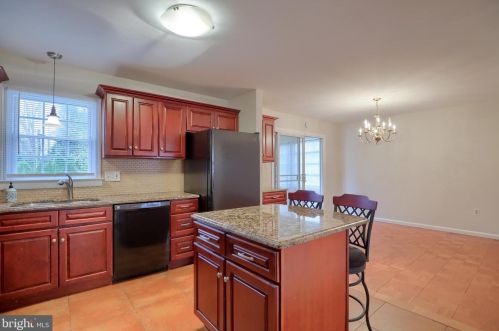 2860 Southwick Dr, Lancaster PA  17601-3549 exterior