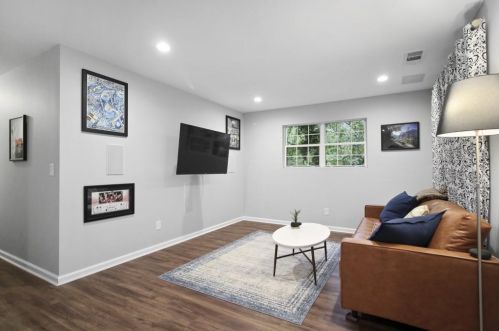 1425 Hawkins St, Atlanta, GA 30314-2023