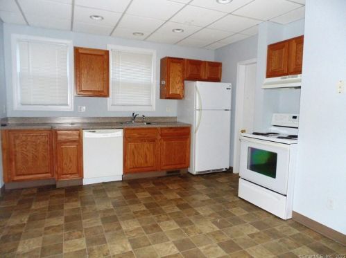 233 Elizabeth St, Derby CT  06418-1813 exterior