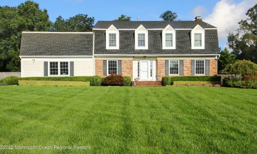 22 Packard Dr, Middletown, NJ 07748-2434