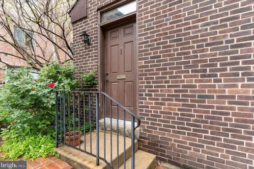1110 Lombard St, Philadelphia PA 19147-1206 exterior