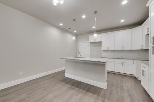 1635 Gdn Dr, Dallas TX  75215-4544 exterior