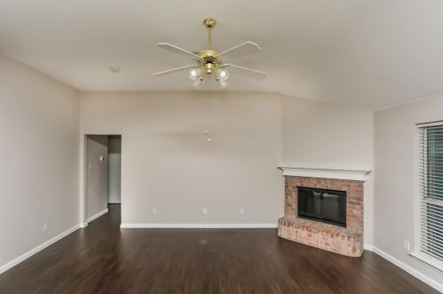 504 Asher Ct, Fort Worth TX  76131-3924 exterior