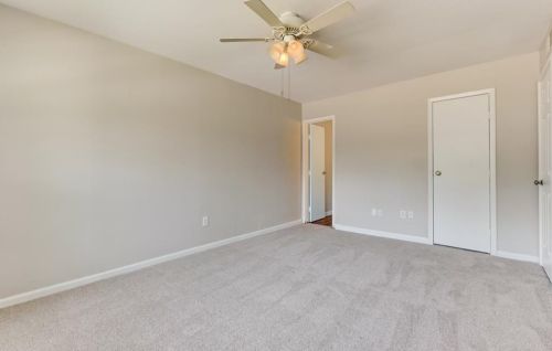 2043 Clubview Dr, Carrollton TX 75006-1703 exterior