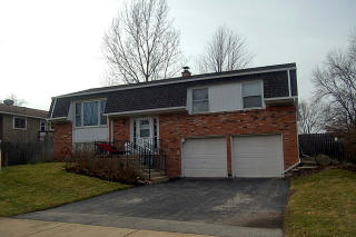 605 Hampshire Ln, Lemont, IL 60440-1315