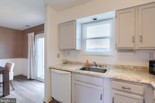 72 Lexton Dr, York PA 17404-9438 exterior