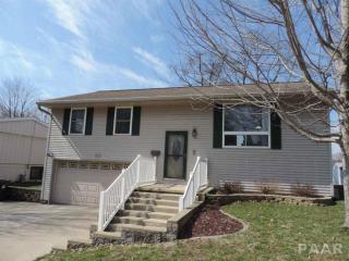 1719 Holiday Dr, Pekin IL  61554-1924 exterior
