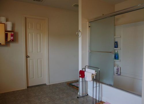 7551 Hedgeoak Ct, Fort Worth TX  76112-4451 exterior