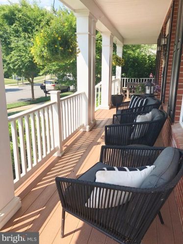 15557 Admiral Baker Cir, Haymarket, VA 20169-8176